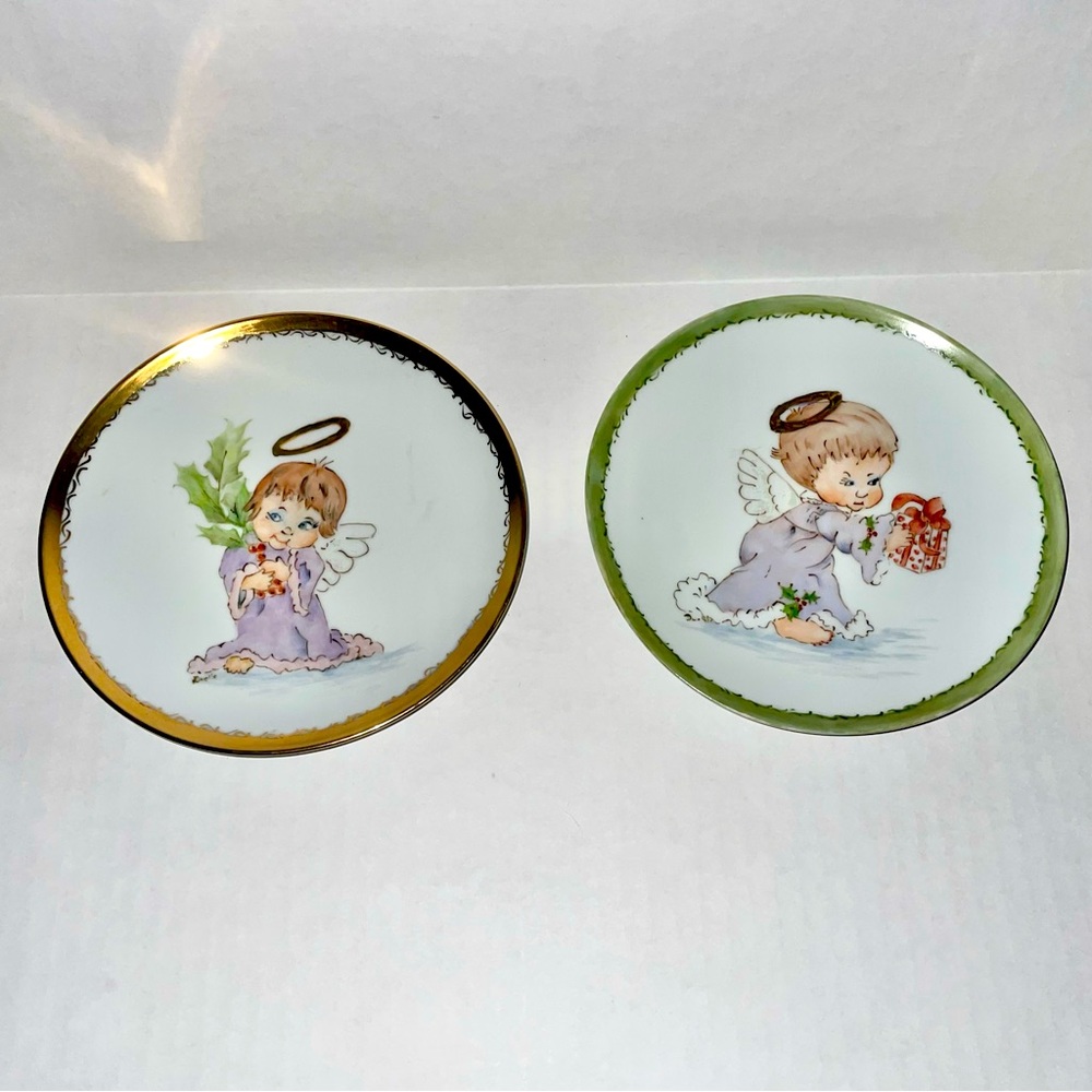 VTG Child Angel Porcelain Plate Christmas Holly Artist Signed Hand Painted 61/4”